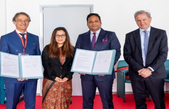Trade Promotion Council of India  @TPCI_  and Italian Furniture industry  @Federlegno  signed an MoU to collaborate in developing furniture and allied industries clusters in India, in the presence of Consul General in Milan.